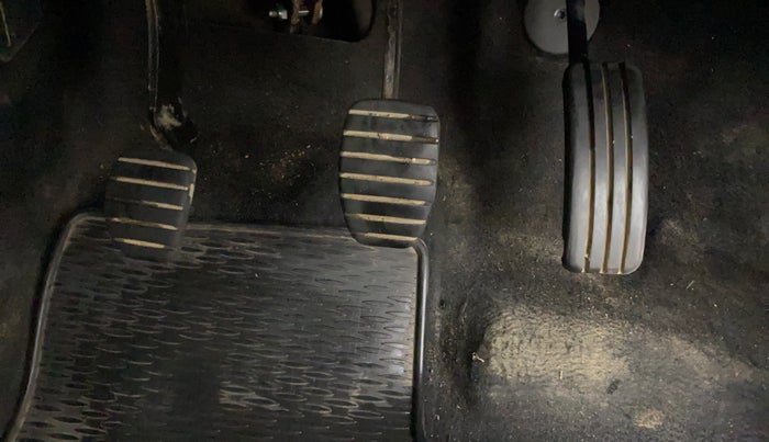 2014 Renault Duster RXL PETROL, Petrol, Manual, 41,936 km, Pedals