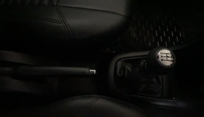 2017 Maruti Swift VXI, Petrol, Manual, 50,881 km, Gear Lever