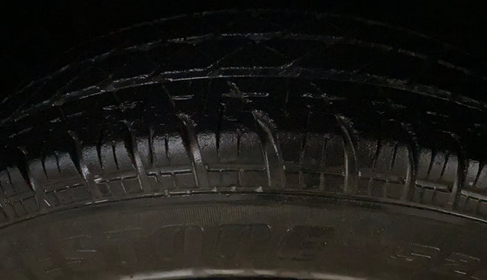 2017 Maruti Swift VXI, Petrol, Manual, 50,881 km, Right Front Tyre Tread