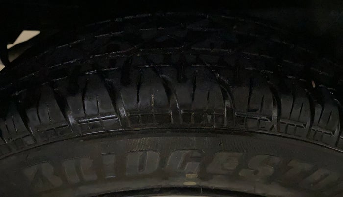 2017 Maruti Swift VXI, Petrol, Manual, 50,881 km, Right Rear Tyre Tread