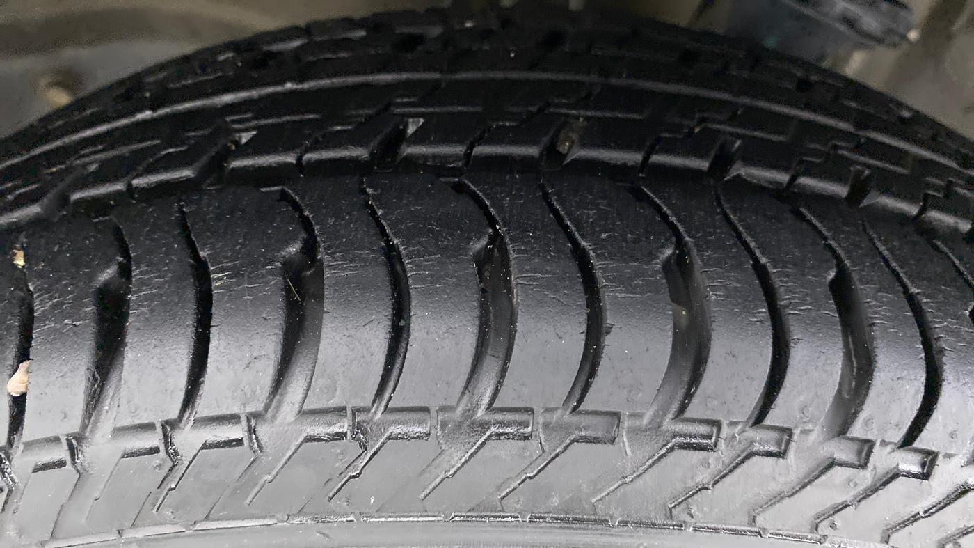 2019 Maruti Alto K10 VXI P, Petrol, Manual, 8,899 km, Left Front Tyre Tread