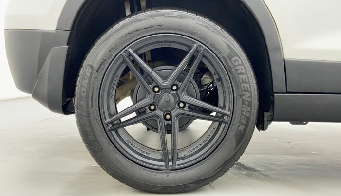 2018 Maruti Vitara Brezza LDI OPT, Diesel, Manual, 75,838 km, Right Rear Wheel
