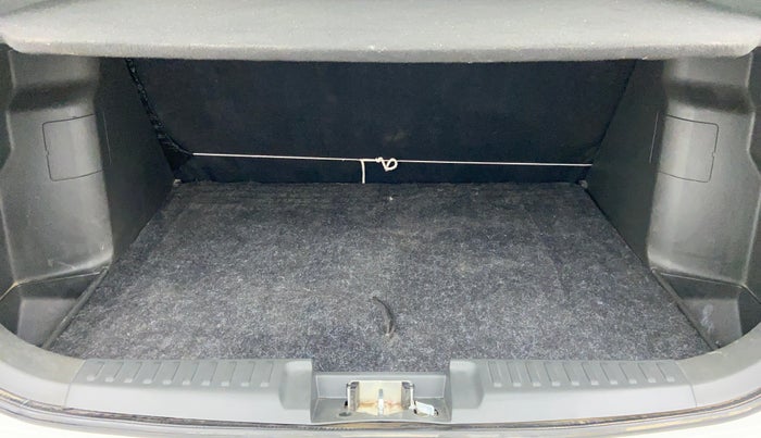 2018 Maruti Vitara Brezza LDI OPT, Diesel, Manual, 75,838 km, Boot Inside