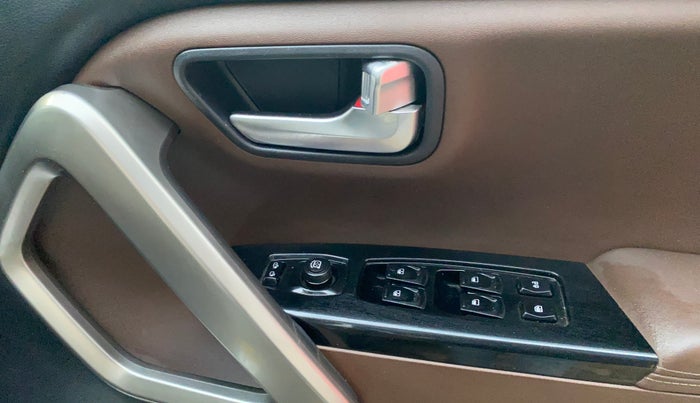 2022 Mahindra SCORPIO-N Z8 L DIESEL AT 4WD 7 STR, Diesel, Automatic, 19,987 km, Driver Side Door Panels Control