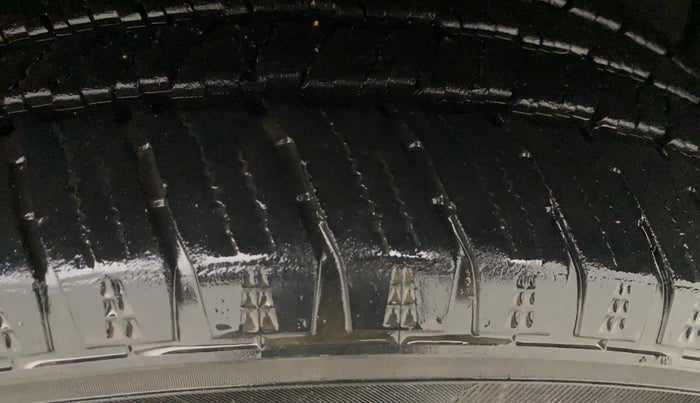 2022 Mahindra SCORPIO-N Z8 L DIESEL AT 4WD 7 STR, Diesel, Automatic, 19,987 km, Left Rear Tyre Tread