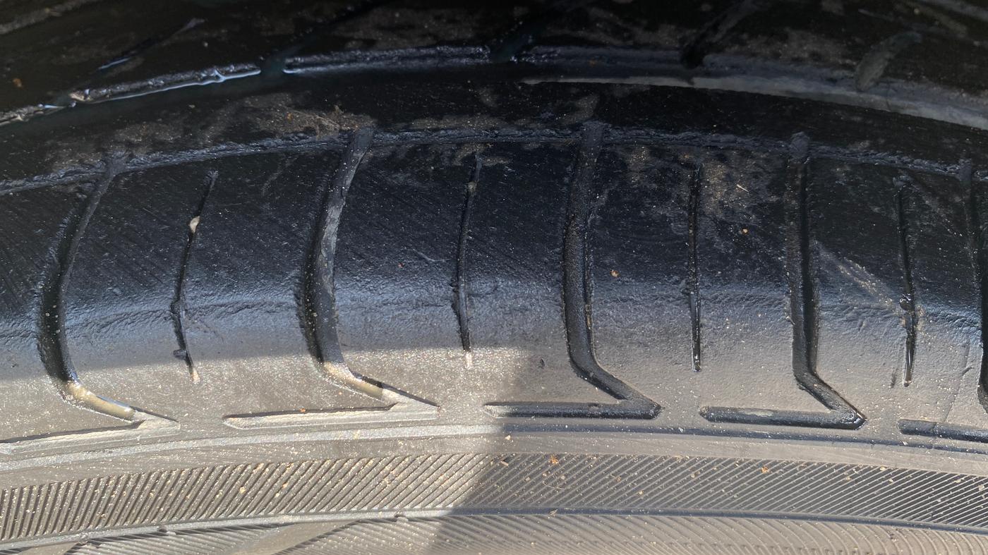 2020 Hyundai NEW I20 ASTA 1.2 AT, Petrol, Automatic, 1,05,022 km, Left Rear Tyre Tread