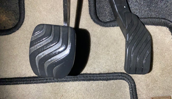 2017 Renault Kwid RXT 1.0 AMT (O), Petrol, Automatic, 33,232 km, Pedals