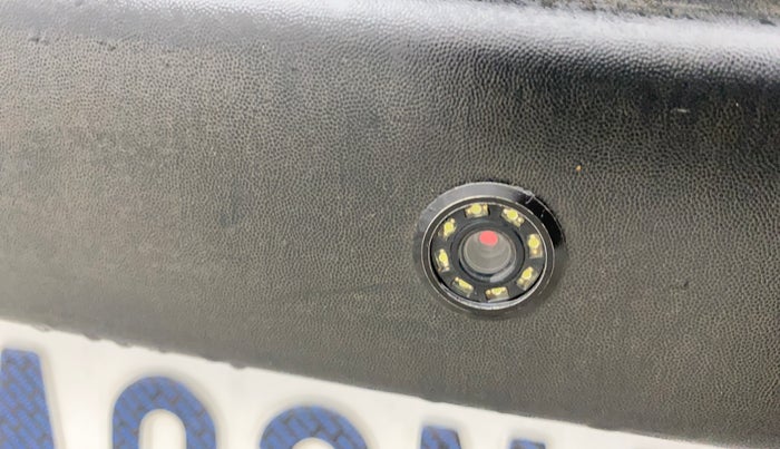 2017 Renault Kwid RXT 1.0 AMT (O), Petrol, Automatic, 33,232 km, Parking Camera