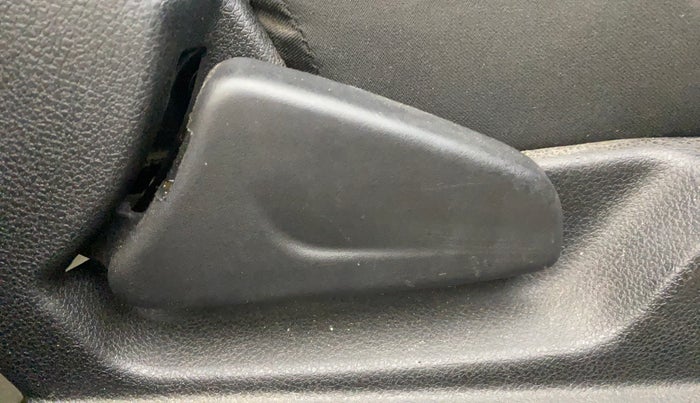 2017 Renault Kwid RXT 1.0 AMT (O), Petrol, Automatic, 33,232 km, Driver Side Adjustment Panel