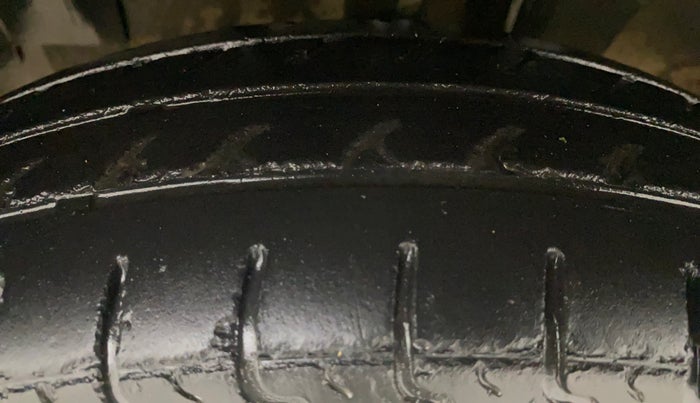 2017 Renault Kwid RXT 1.0 AMT (O), Petrol, Automatic, 33,232 km, Left Front Tyre Tread