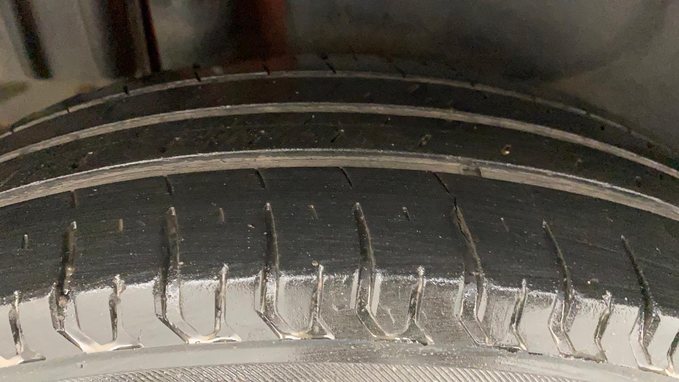 2012 Maruti Swift Dzire VXI, Petrol, Manual, 94,589 km, Right Rear Tyre Tread