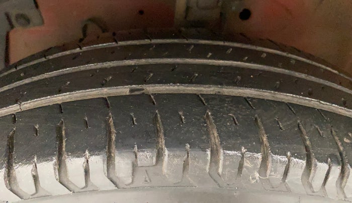 2012 Maruti Swift Dzire VXI, Petrol, Manual, 94,589 km, Left Front Tyre Tread