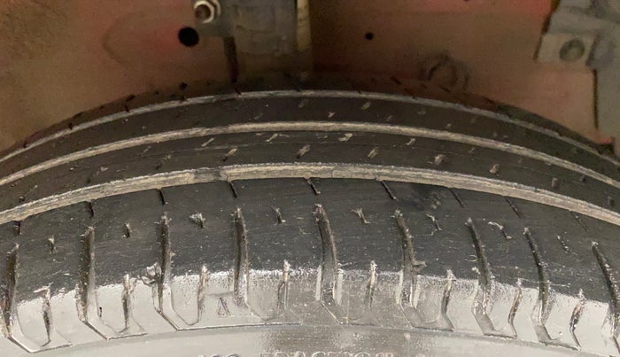 2012 Maruti Swift Dzire VXI, Petrol, Manual, 94,589 km, Right Front Tyre Tread