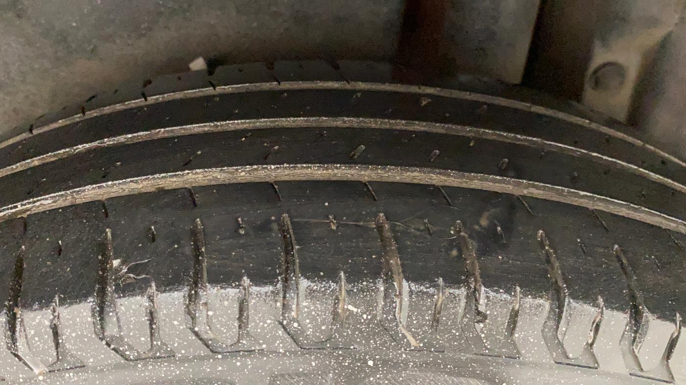 2012 Maruti Swift Dzire VXI, Petrol, Manual, 94,589 km, Left Rear Tyre Tread