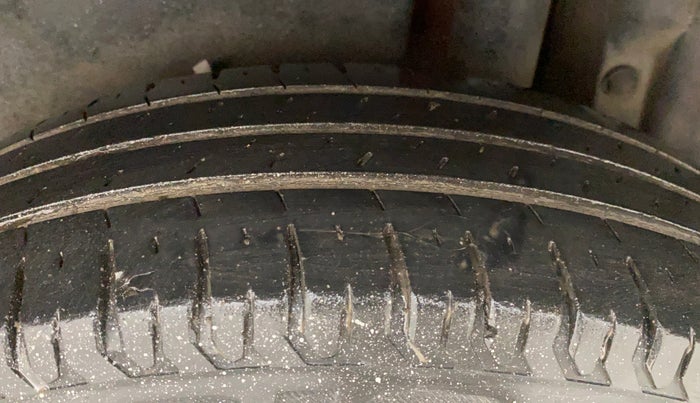 2012 Maruti Swift Dzire VXI, Petrol, Manual, 94,589 km, Left Rear Tyre Tread