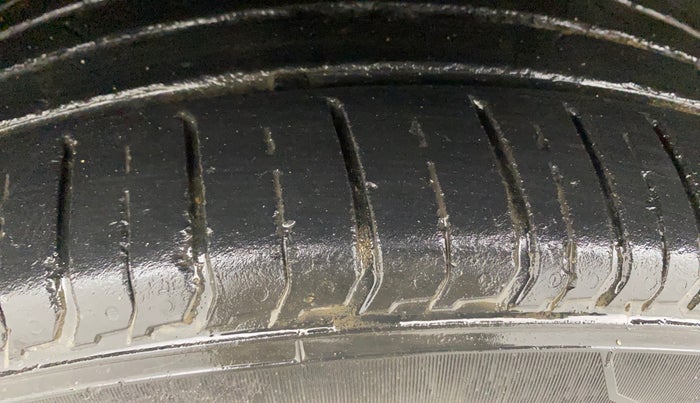 2021 Hyundai VENUE SX 1.0 TURBO, Petrol, Manual, 58,185 km, Left Front Tyre Tread