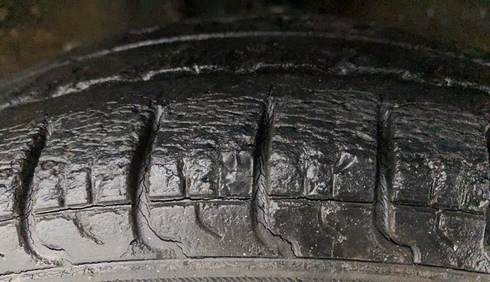 2013 Maruti Alto 800 LXI, Petrol, Manual, 31,314 km, Right Front Tyre Tread