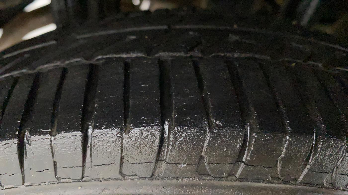 2013 Maruti Alto 800 LXI, Petrol, Manual, 31,314 km, Right Rear Tyre Tread