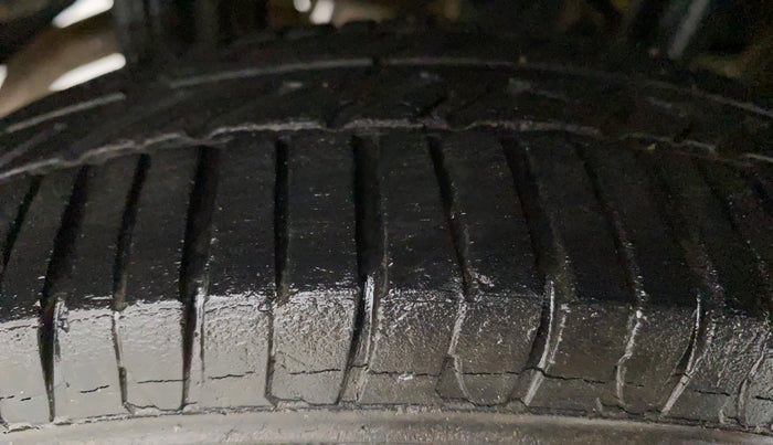 2013 Maruti Alto 800 LXI, Petrol, Manual, 31,314 km, Right Rear Tyre Tread