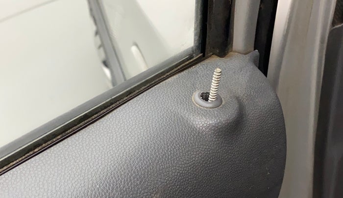2013 Maruti Alto 800 LXI, Petrol, Manual, 31,314 km, Lock system - Door lock knob has minor damage