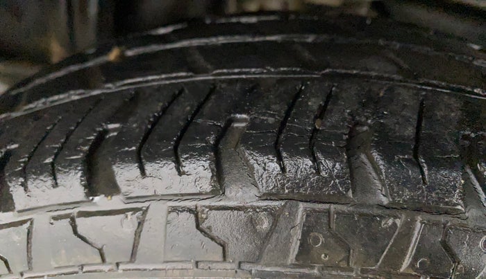 2013 Maruti Alto 800 LXI, Petrol, Manual, 31,314 km, Left Rear Tyre Tread