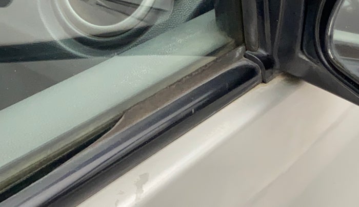 2013 Maruti Alto 800 LXI, Petrol, Manual, 31,314 km, Driver-side door - Weather strip has minor damage