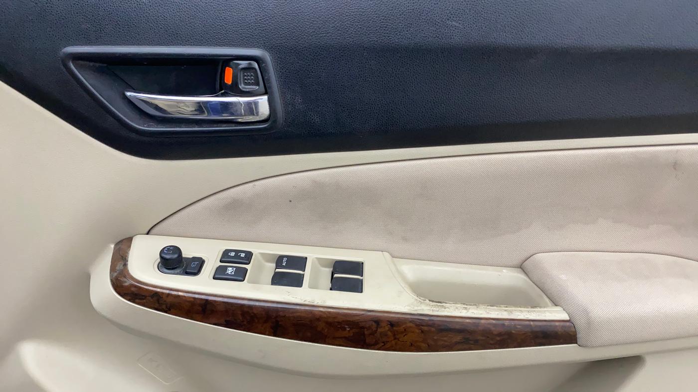 2018 Maruti Dzire ZXI PLUS AMT, Petrol, Automatic, 57,948 km, Driver Side Door Panels Control