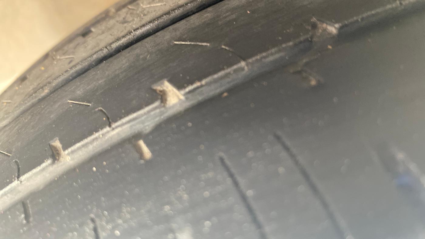 2017 Hyundai Eon MAGNA +, Petrol, Manual, 1,06,413 km, Left Front Tyre Tread