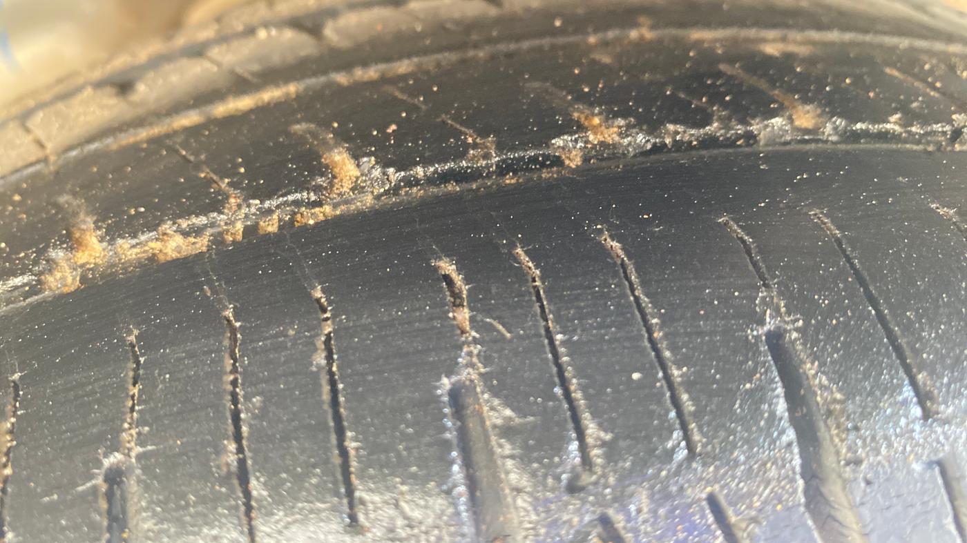 2017 Hyundai Eon MAGNA +, Petrol, Manual, 1,06,413 km, Left Rear Tyre Tread