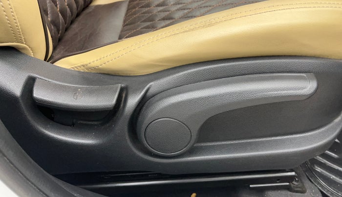 2018 Hyundai Elite i20 SPORTZ 1.2, Petrol, Manual, 57,894 km, Driver Side Adjustment Panel