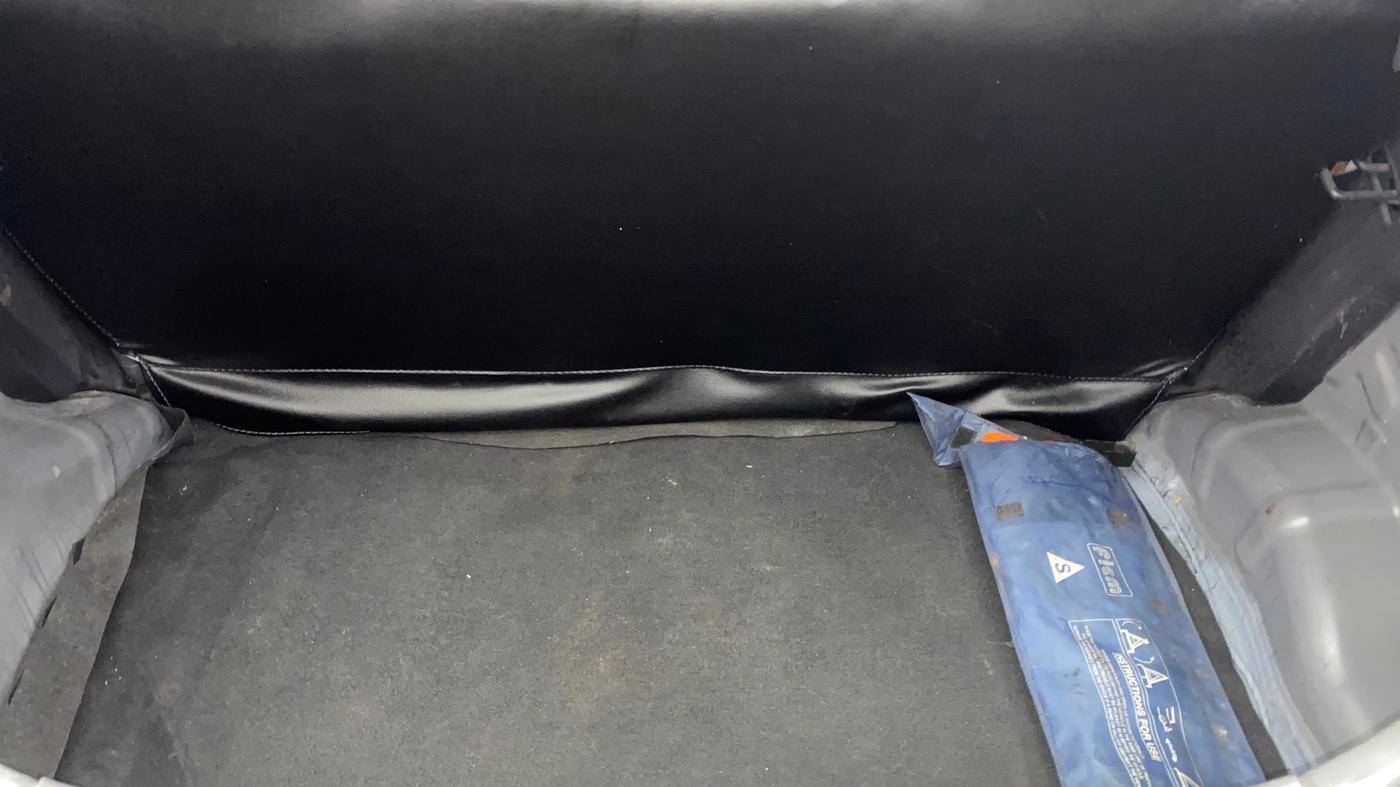 2017 Hyundai Eon ERA +, Petrol, Manual, 69,672 km, Boot Inside