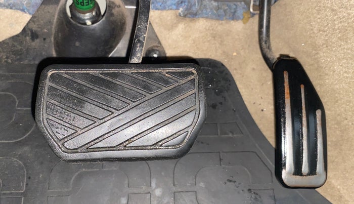 2013 Maruti A Star VXI ABS AT, Petrol, Automatic, 34,862 km, Pedals