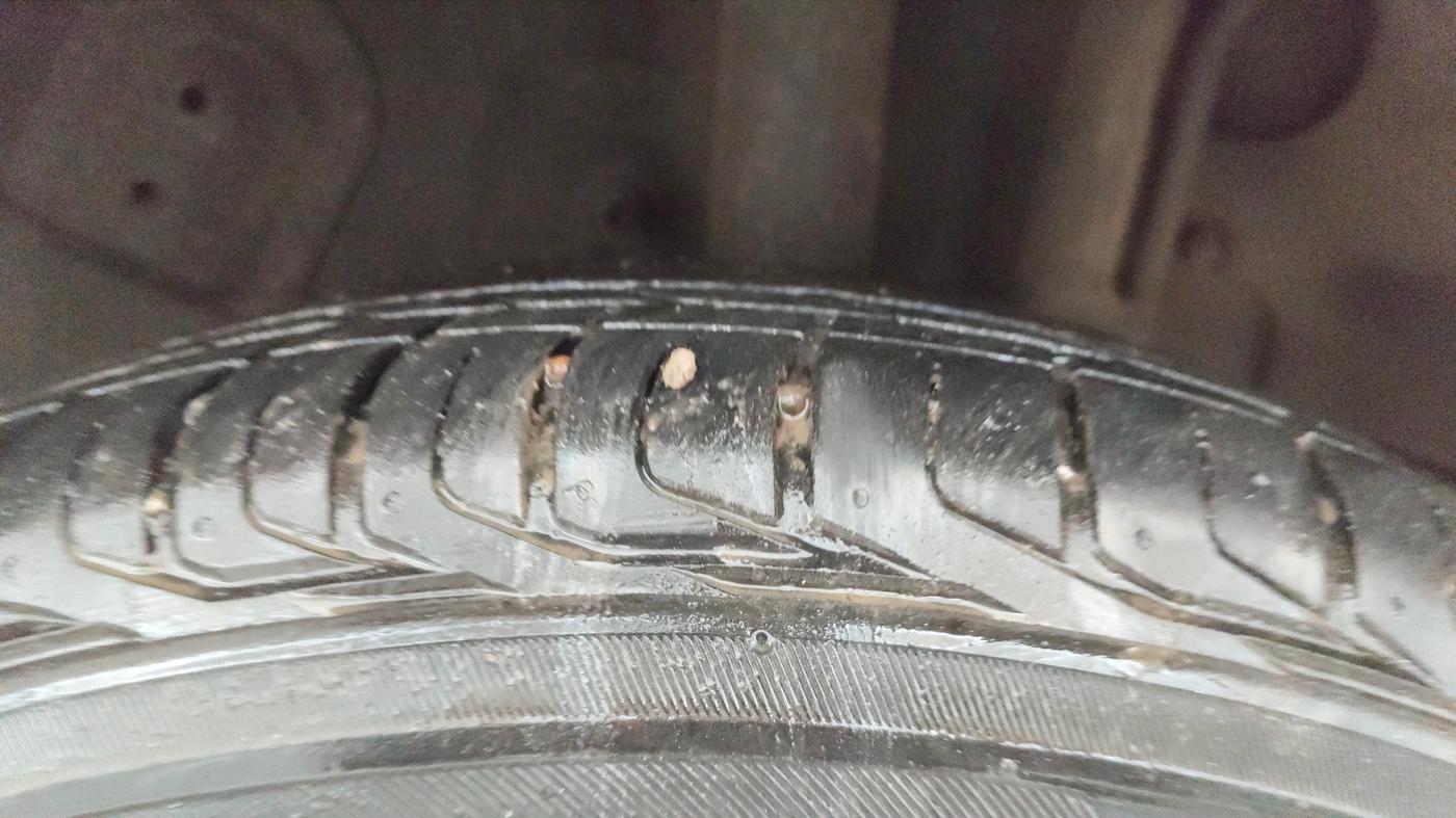 2021 Tata NEXON XZA PLUS DIESEL, Diesel, Automatic, 93,934 km, Left Rear Tyre Tread