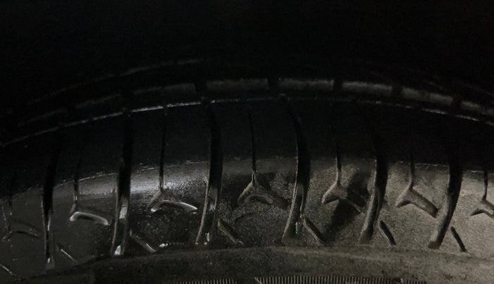 2014 Hyundai Xcent S 1.2, Petrol, Manual, 65,939 km, Right Front Tyre Tread