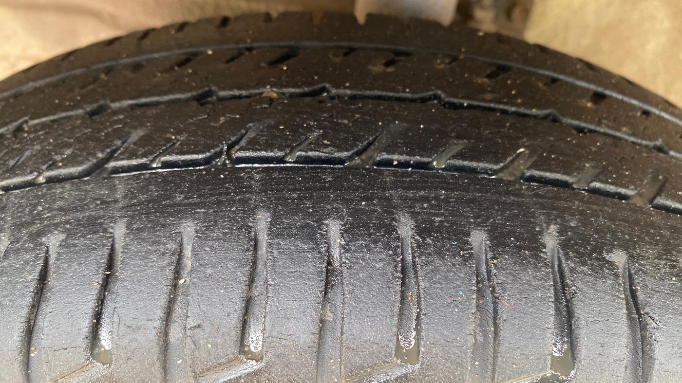 2015 Maruti Wagon R 1.0 VXI, Petrol, Manual, 89,196 km, Left Front Tyre Tread