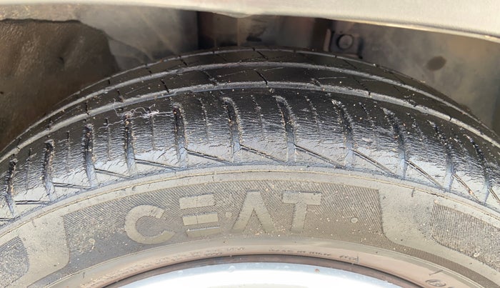 2019 Renault Kwid RXT 1.0 (O), Petrol, Manual, 39,620 km, Right Front Tyre Tread