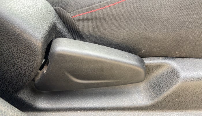 2019 Renault Kwid RXT 1.0 (O), Petrol, Manual, 39,620 km, Driver Side Adjustment Panel
