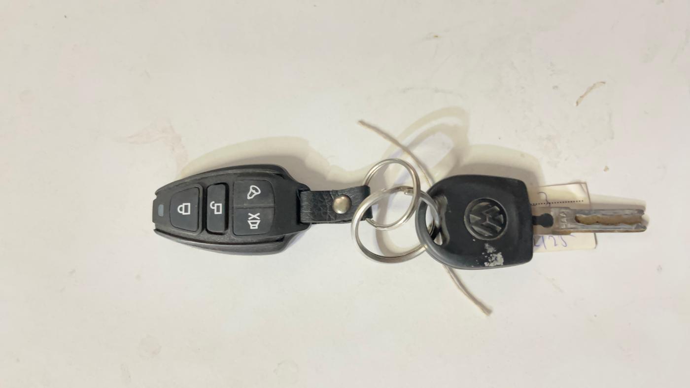 2015 Volkswagen Polo TRENDLINE 1.2L PETROL, Petrol, Manual, 10,886 km, Key Close Up
