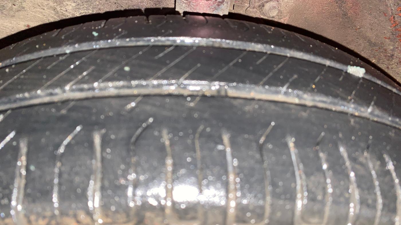 2013 Maruti Wagon R 1.0 VXI, Petrol, Manual, 46,015 km, Left Front Tyre Tread