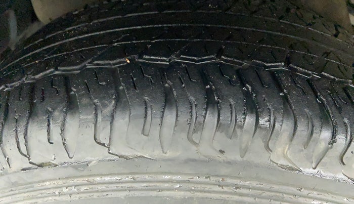 2015 Toyota Fortuner 3.0 AT 4X2, Diesel, Automatic, 1,17,453 km, Left Front Tyre Tread