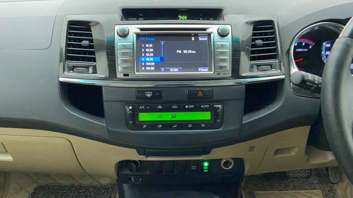 2015 Toyota Fortuner 3.0 AT 4X2, Diesel, Automatic, 1,17,453 km, Air Conditioner