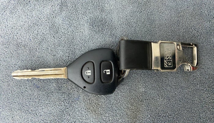 2015 Toyota Fortuner 3.0 AT 4X2, Diesel, Automatic, 1,17,453 km, Key Close Up