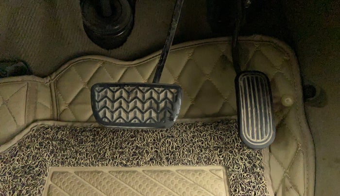 2015 Toyota Fortuner 3.0 AT 4X2, Diesel, Automatic, 1,17,453 km, Pedals