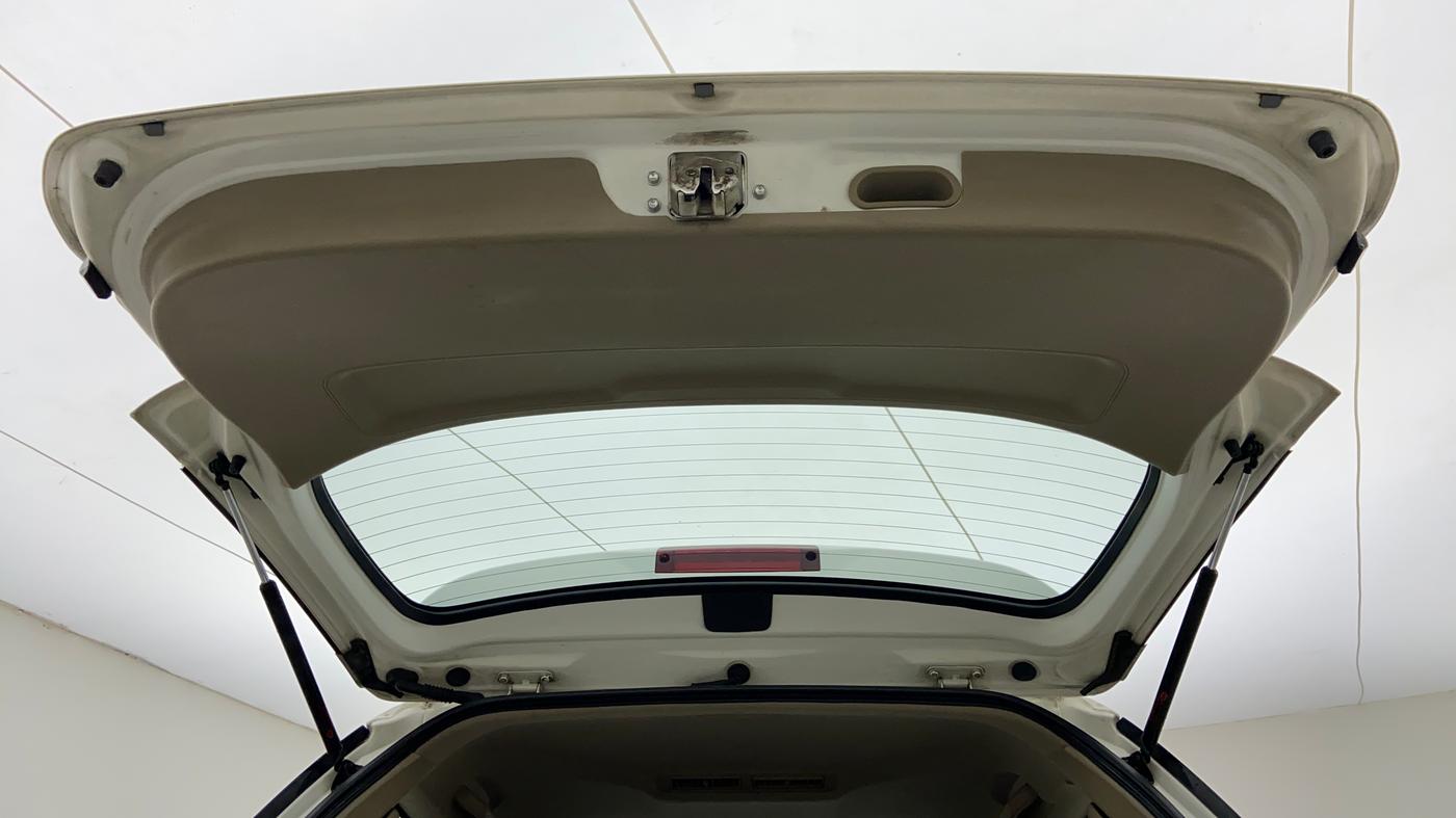 2015 Toyota Fortuner 3.0 AT 4X2, Diesel, Automatic, 1,17,453 km, Boot Door Open