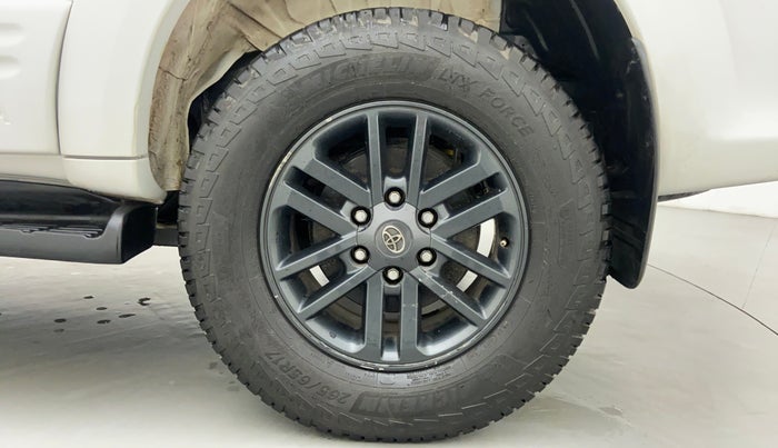 2015 Toyota Fortuner 3.0 AT 4X2, Diesel, Automatic, 1,17,453 km, Left Rear Wheel