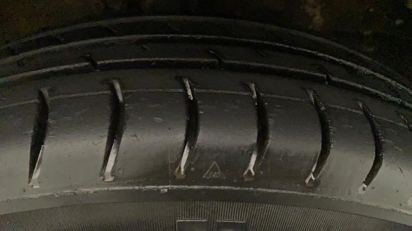 2014 Maruti Wagon R 1.0 LXI CNG, CNG, Manual, 31,813 km, Right Front Tyre Tread