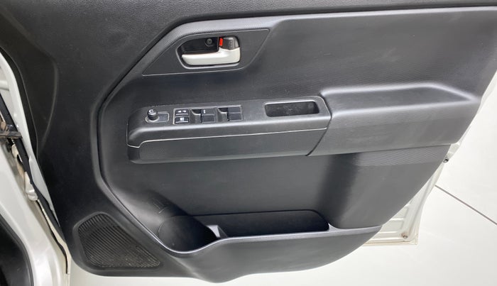 2019 Maruti New Wagon-R VXI 1.0L AGS, Petrol, Automatic, 22,308 km, Driver Side Door Panels Control