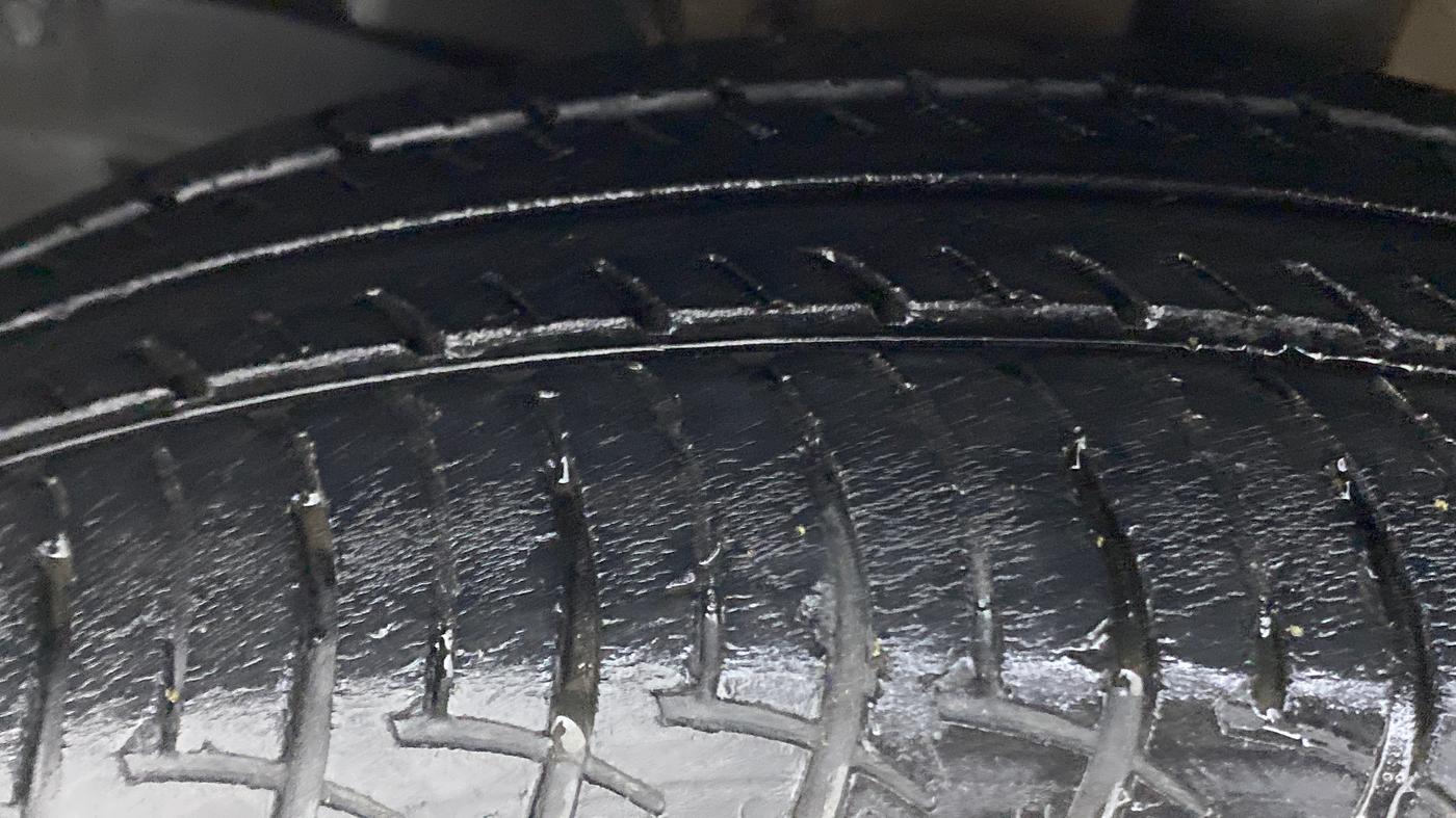 2019 Maruti New Wagon-R VXI 1.0L AGS, Petrol, Automatic, 22,308 km, Left Front Tyre Tread