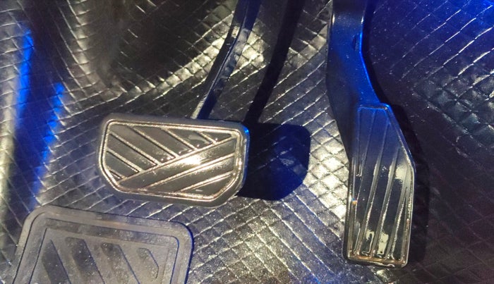 2018 Maruti IGNIS DELTA 1.2 AMT, Petrol, Automatic, 37,416 km, Pedals