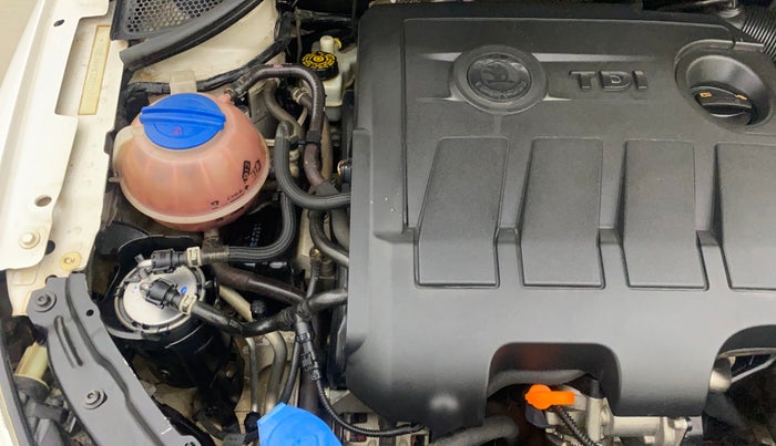 2012 Skoda Rapid AMBITION 1.6 TDI CR MT, Diesel, Manual, 1,25,665 km, Engine View - Right